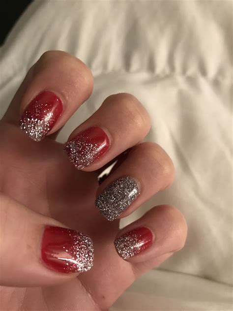 Best Holiday Nail Colors : Holiday Manicure Ideas